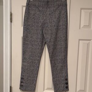 Attyre animal print Pants